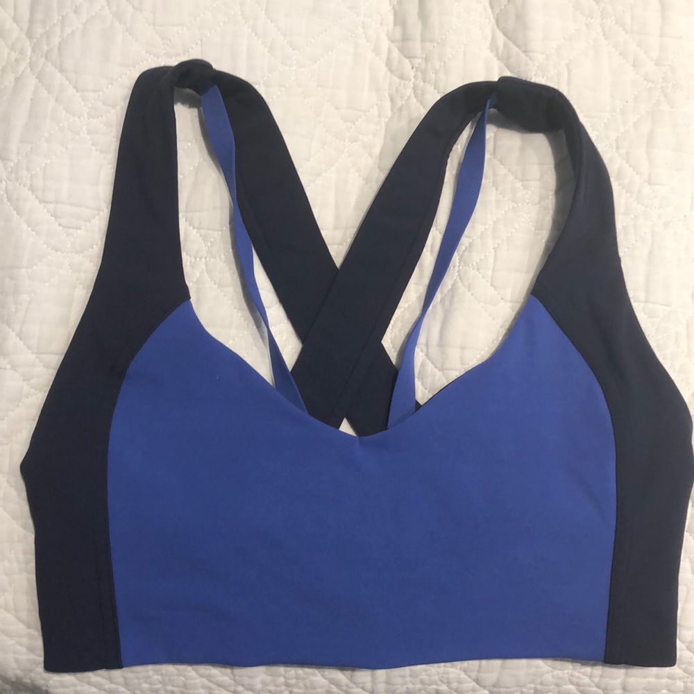 Lululemon sports bra